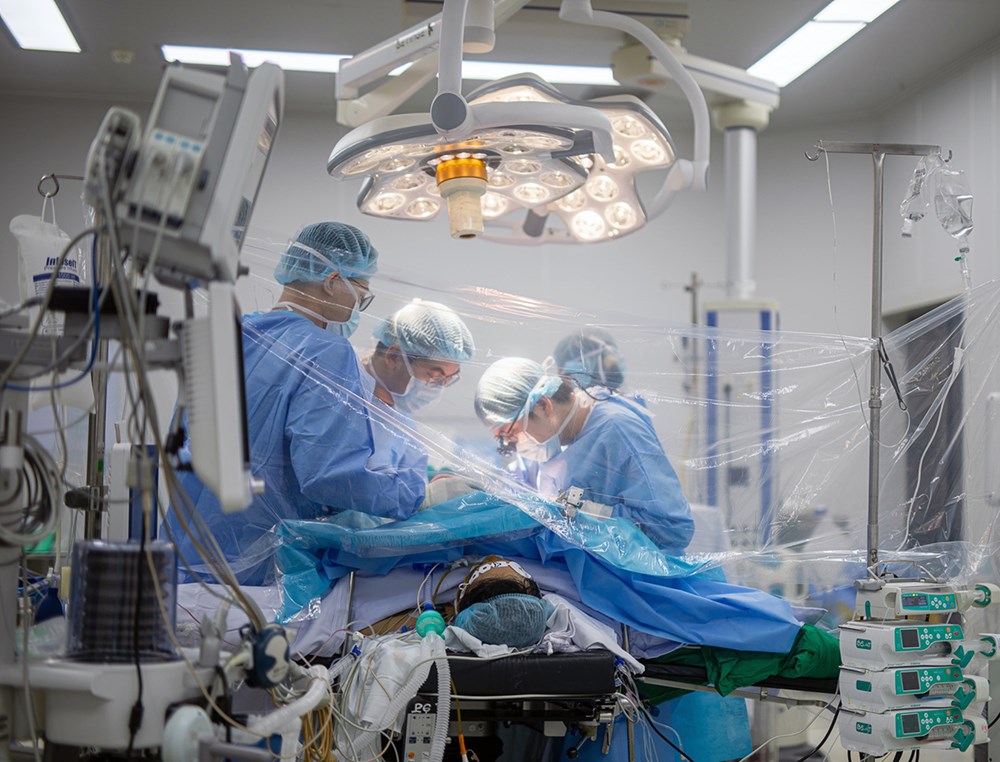 Xúc động câu chuyện sinh viên hiến tặng gan, cứu sống giảng viên đại học - ảnh 1