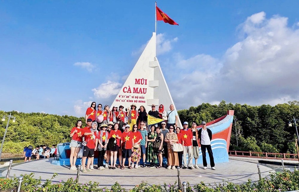 Du lịch Cà Mau duy trì đà tăng trưởng ấn tượng - ảnh 1