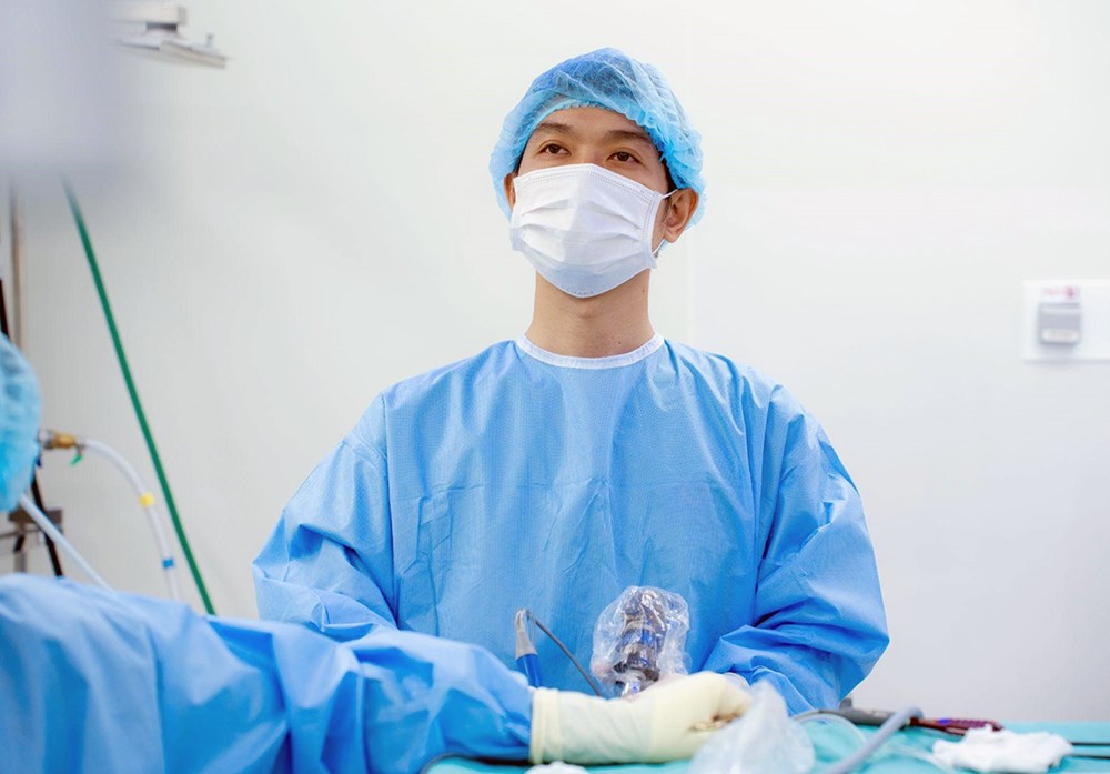 Đừng chủ quan với triệu chứng đau hàm, nghẹt mũi, chảy máu răng kéo dài - ảnh 2