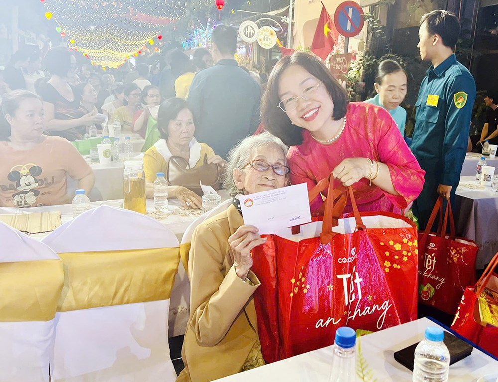 Gìn giữ bản sắc văn hóa dân tộc qua Lễ hội “Xuân gắn kết - Tết nghĩa tình”  - ảnh 5