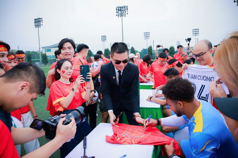 Herbalife Việt Nam tiếp sức Đội tuyển bóng đá quốc gia - ảnh 4