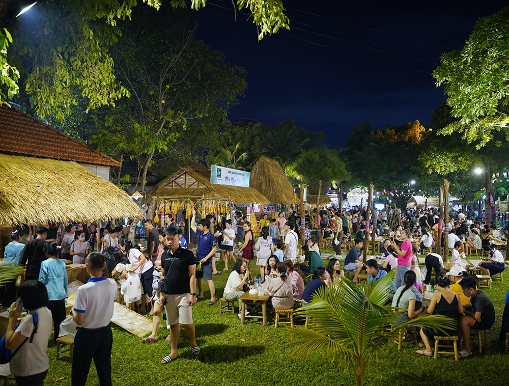 Lễ hội Văn hóa Ẩm thực “đãi khách” hơn 500 đặc sản - ảnh 1