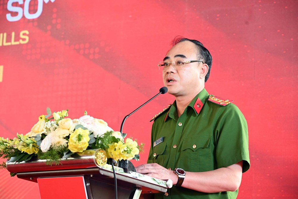 Người dân TP.HCM háo hức trải nghiệm trạm Công dân số - ảnh 2