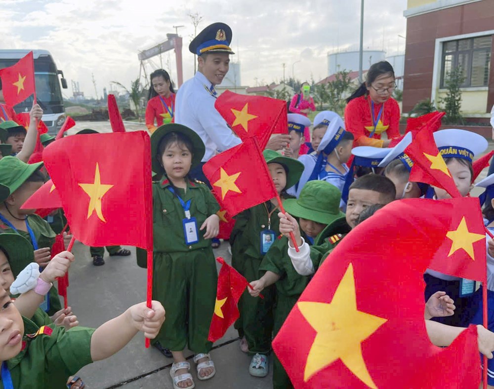 Học và làm theo Bác, lính trẻ Cảnh sát biển vượt khó bằng tinh thần sáng tạo - ảnh 2