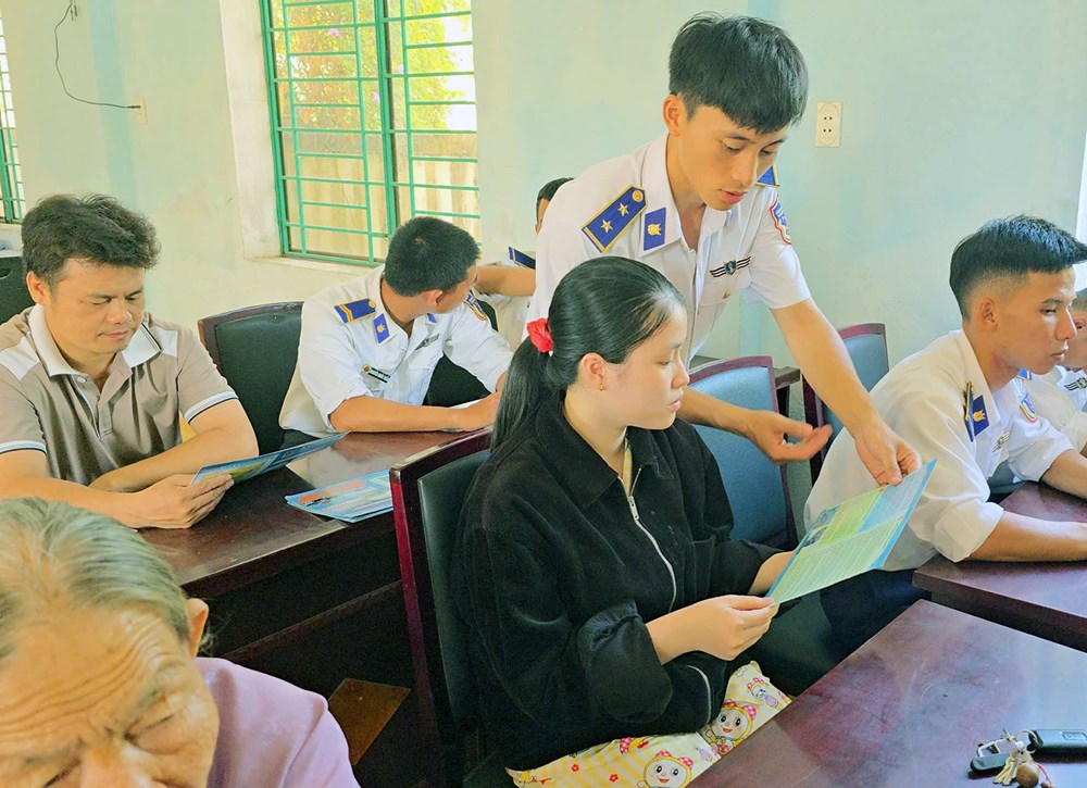 Chương trình “Cảnh sát biển đồng hành với ngư dân”  - ảnh 3