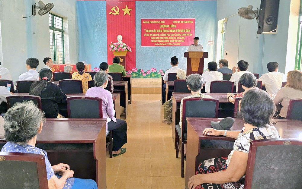 Chương trình “Cảnh sát biển đồng hành với ngư dân”  - ảnh 1