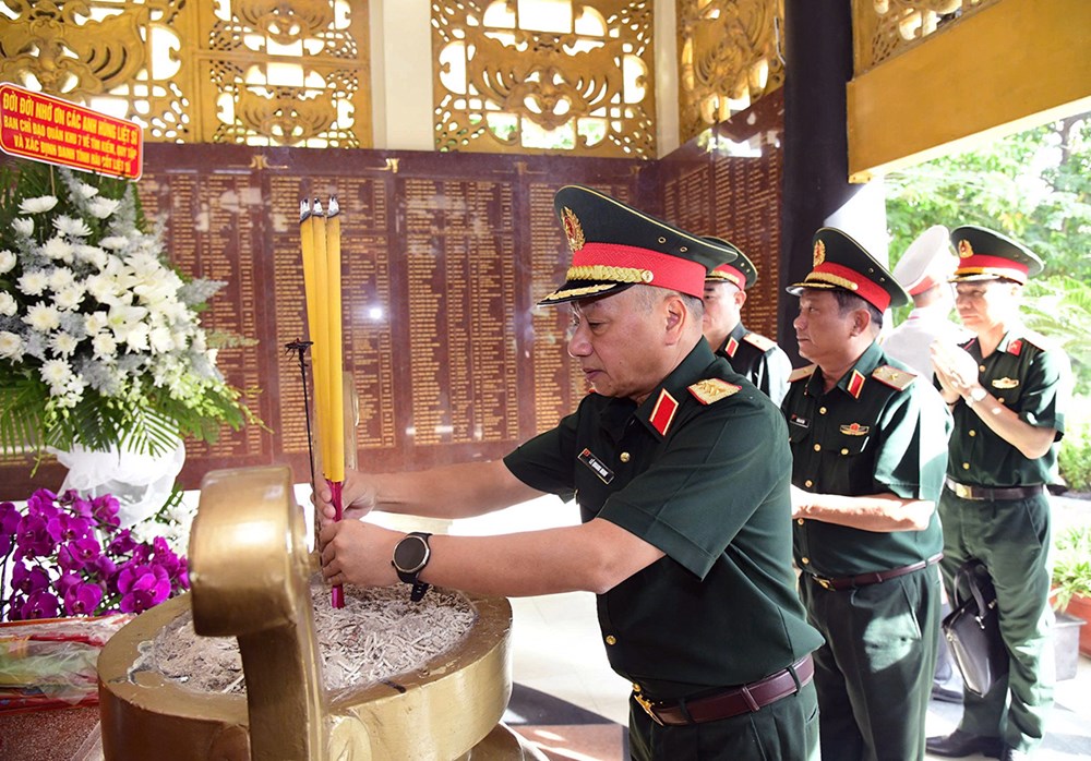 Quy tập hài cốt liệt sĩ tại Công viên Lê Thị Riêng bảo đảm đúng quy trình - ảnh 1