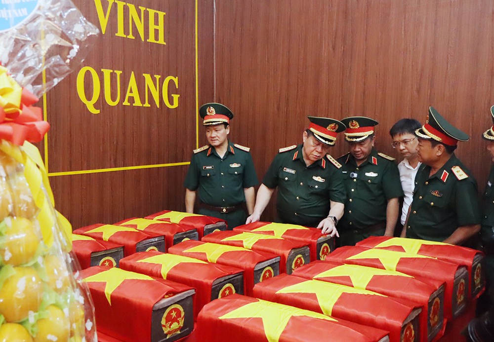 TP.HCM mở rộng tìm kiếm hai đầu rãnh mộ liệt sĩ tại Công viên Lê Thị Riêng - ảnh 1