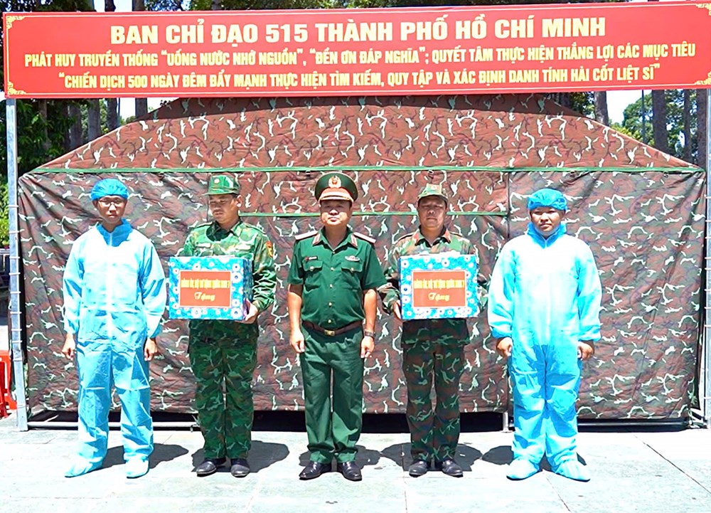 Quân khu 7 tổ chức tri ân nhân kỷ niệm 79 năm Ngày Thương binh - Liệt sĩ - ảnh 2