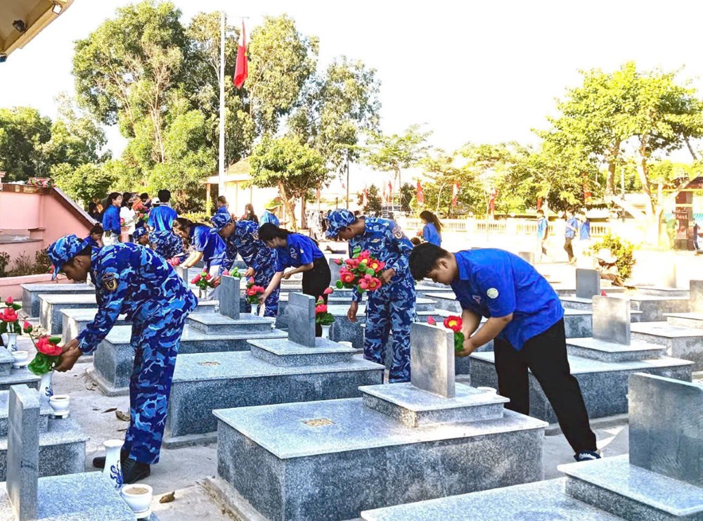 Hải đội 23 tổ chức nhiều hoạt động đền ơn đáp nghĩa - ảnh 2