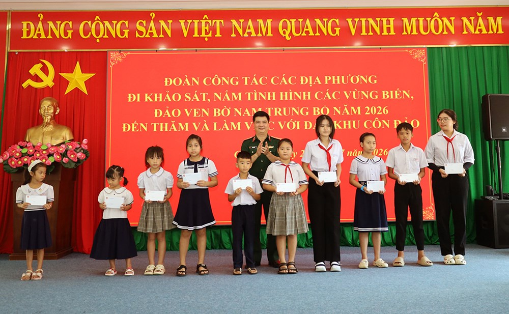 Cảnh sát biển Việt Nam nắm tình hình các vùng biển, đảo ven bờ Nam Trung Bộ - ảnh 5