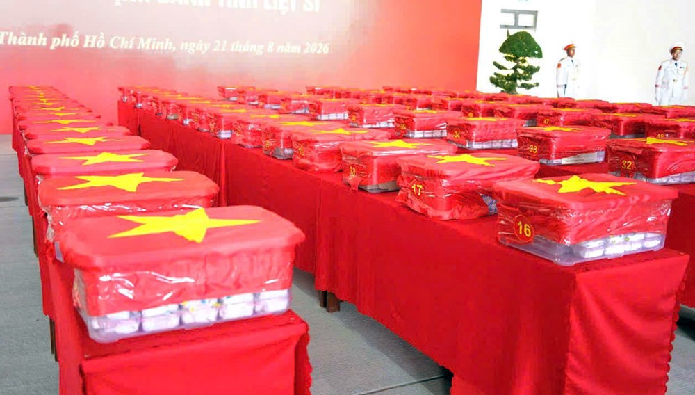 Chuyến bay đặc biệt mang hy vọng “Trả lại tên cho anh” - ảnh 1