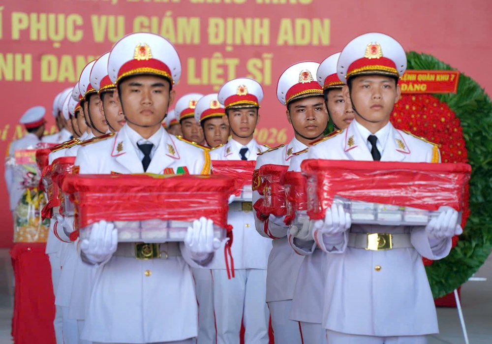 Chuyến bay đặc biệt mang hy vọng “Trả lại tên cho anh” - ảnh 3