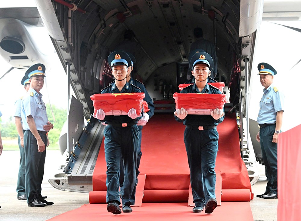 Thiêng liêng lễ bàn giao 7.104 mẫu sinh phẩm hài cốt liệt sĩ - ảnh 4