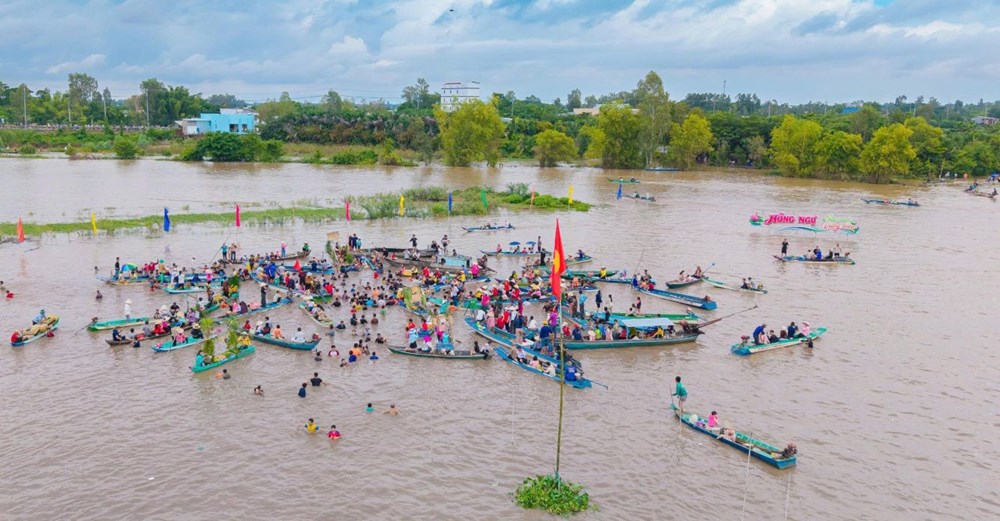 Khoảng 10.000 người trải nghiệm mùa nước nổi ở vùng biên giới Hồng Ngự  - ảnh 4