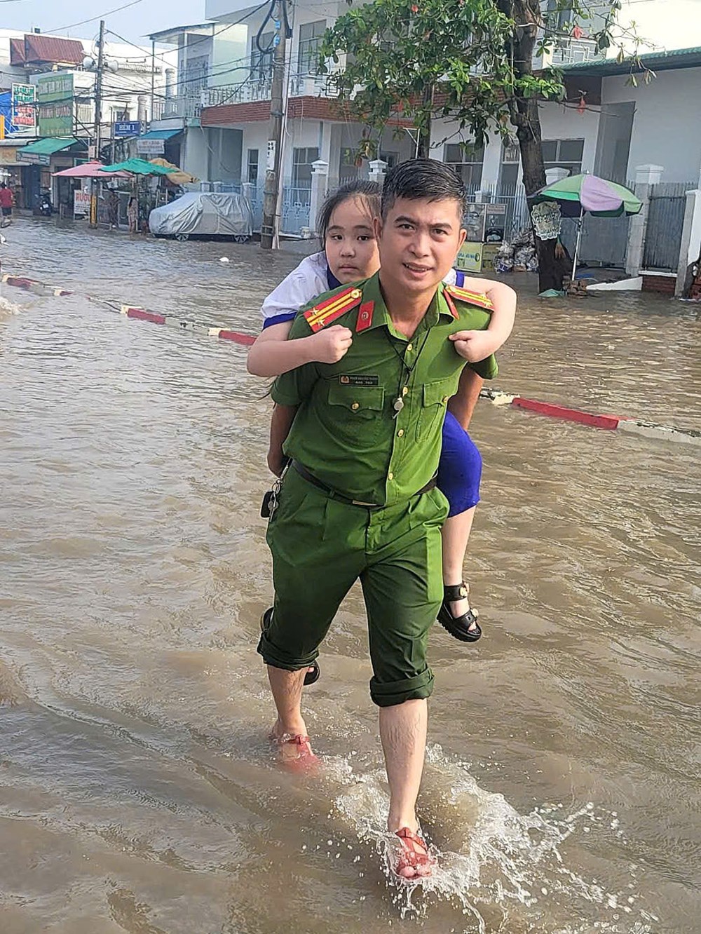 Cần Thơ triển khai giải pháp bảo đảm an toàn cho học sinh khi triều cường dâng cao - ảnh 2