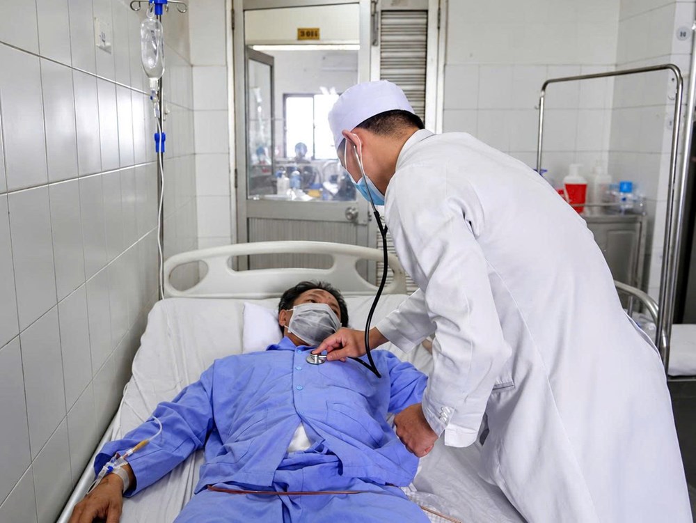 Cần Thơ: Cứu sống bệnh nhân bị hai thanh sắt đâm, nhờ báo động đỏ nội viện - ảnh 2