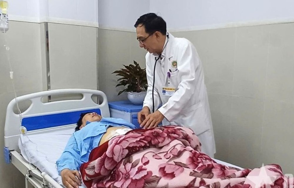 Bệnh viện Quân y 121 phẫu thuật thành công khối u xơ tử cung khoảng 4,5kg - ảnh 2