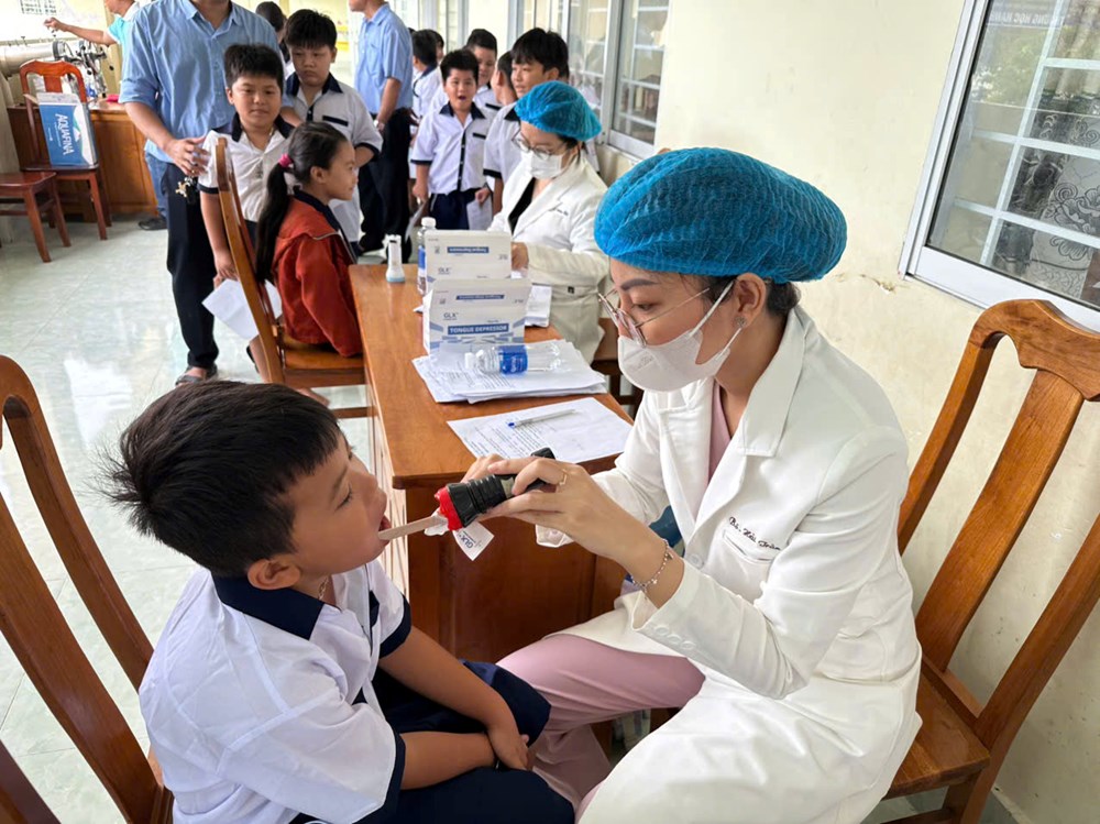 Cần Thơ khám, điều trị răng miễn phí cho 400 học sinh trong dịp Trung thu - ảnh 3