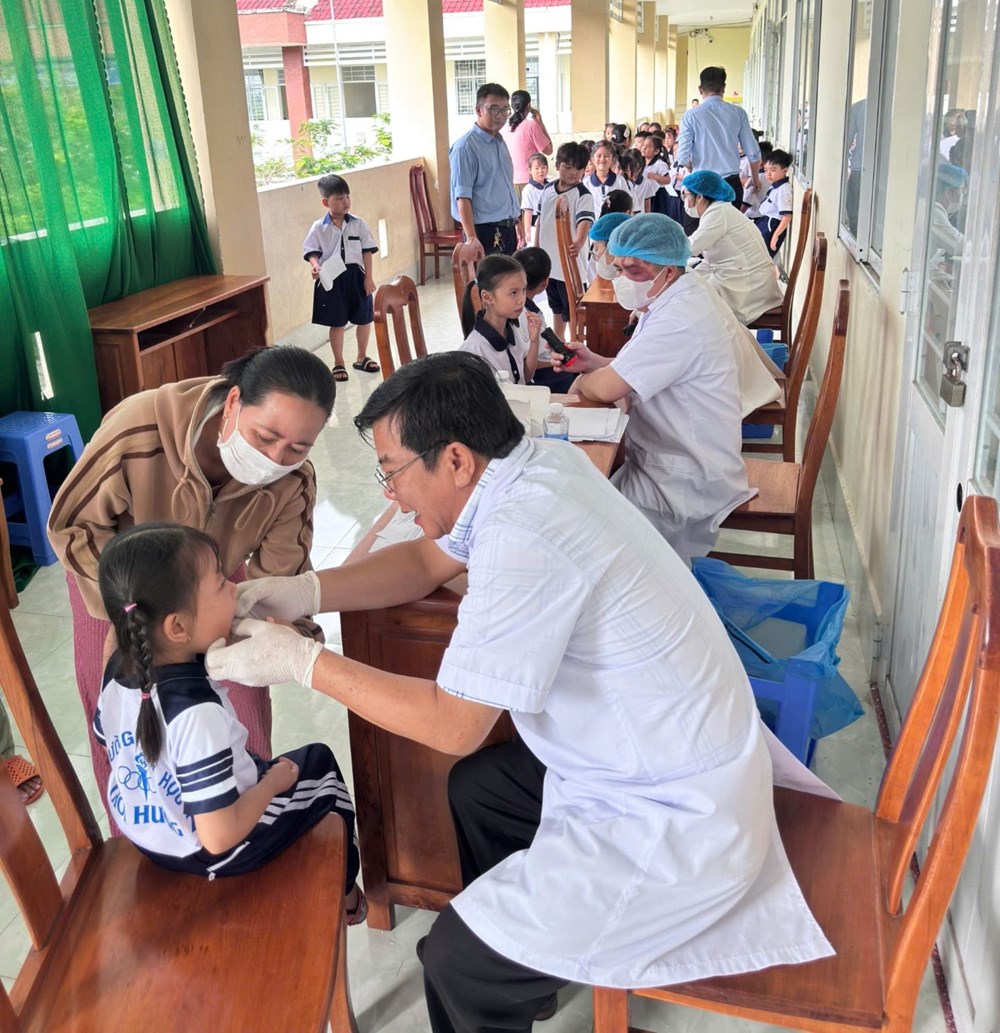 Cần Thơ khám, điều trị răng miễn phí cho 400 học sinh trong dịp Trung thu - ảnh 1