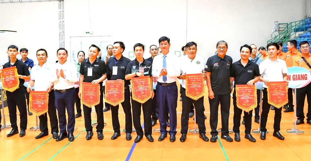 Khai mạc giải Billiards & Snooker Quốc gia ở Cần Thơ với 451 VĐV tham gia - ảnh 1