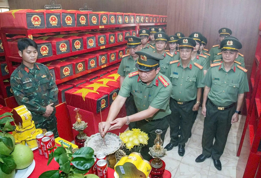 TP.HCM “đón” thêm 8 Anh hùng liệt sĩ trở về - ảnh 3
