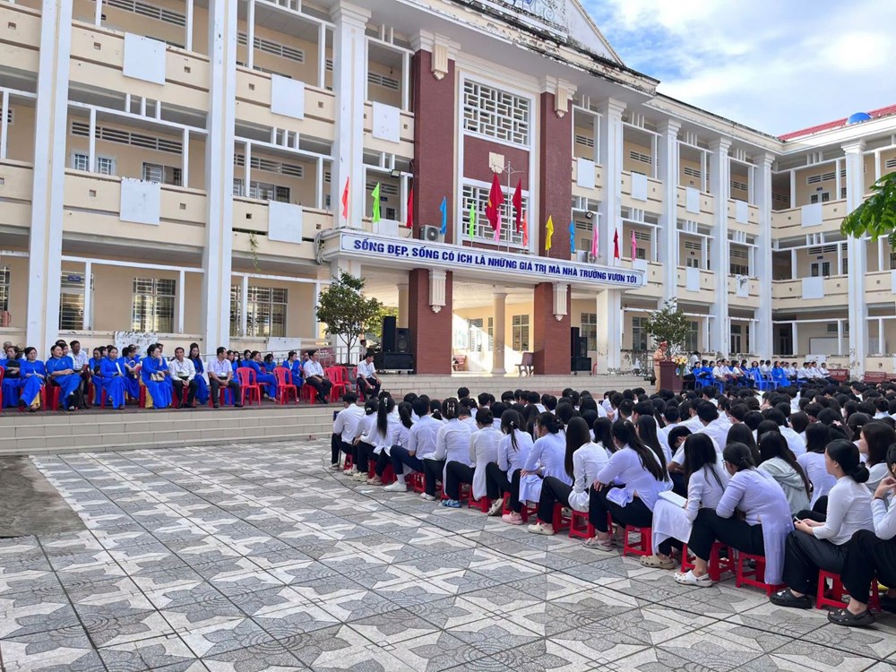 Nhiều địa phương ở Cà Mau công khai đường dây nóng về lạm thu trong trường học - ảnh 2