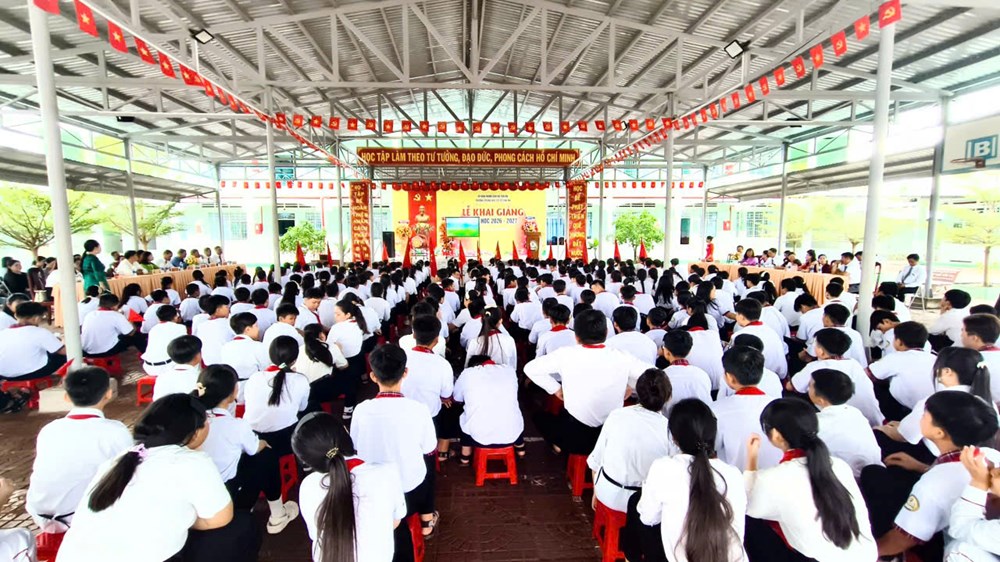Nhiều địa phương ở Cà Mau công khai đường dây nóng về lạm thu trong trường học - ảnh 1