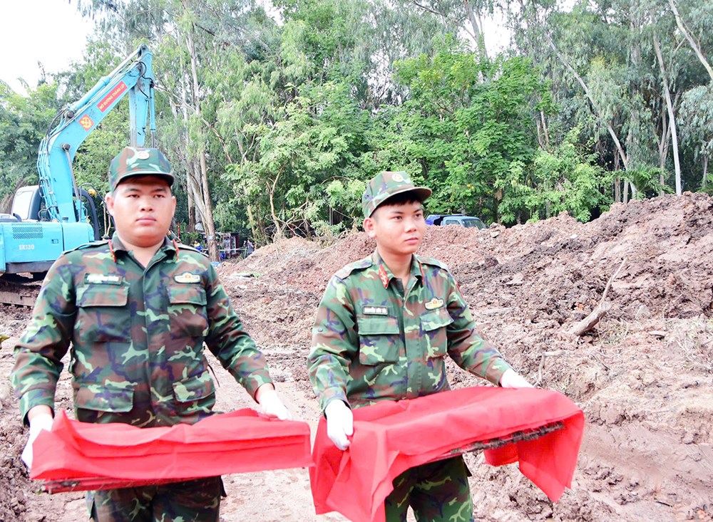 Phát hiện thêm 13 bộ hài cốt liệt sĩ tại Công viên Lê Thị Riêng - ảnh 2