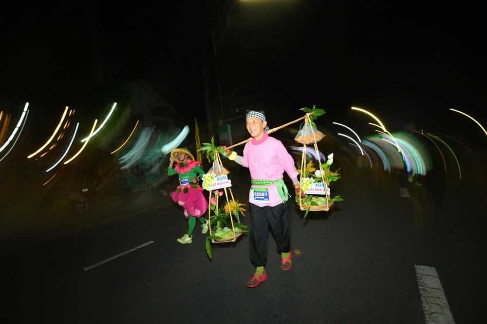 Sáng nay, hàng chục ngàn VĐV bước vào đường chạy Marathon 2026 ở Đồng Tháp - ảnh 7