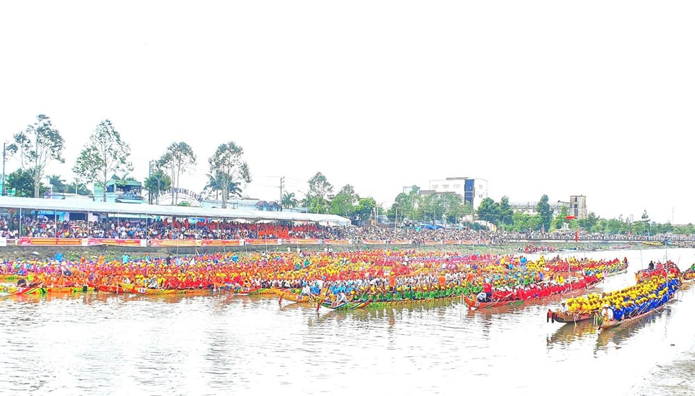 Hơn 60 đội nam và nữ tranh tài tại “Giải đua ghe Ngo TP. Cần Thơ năm 2026” - ảnh 1