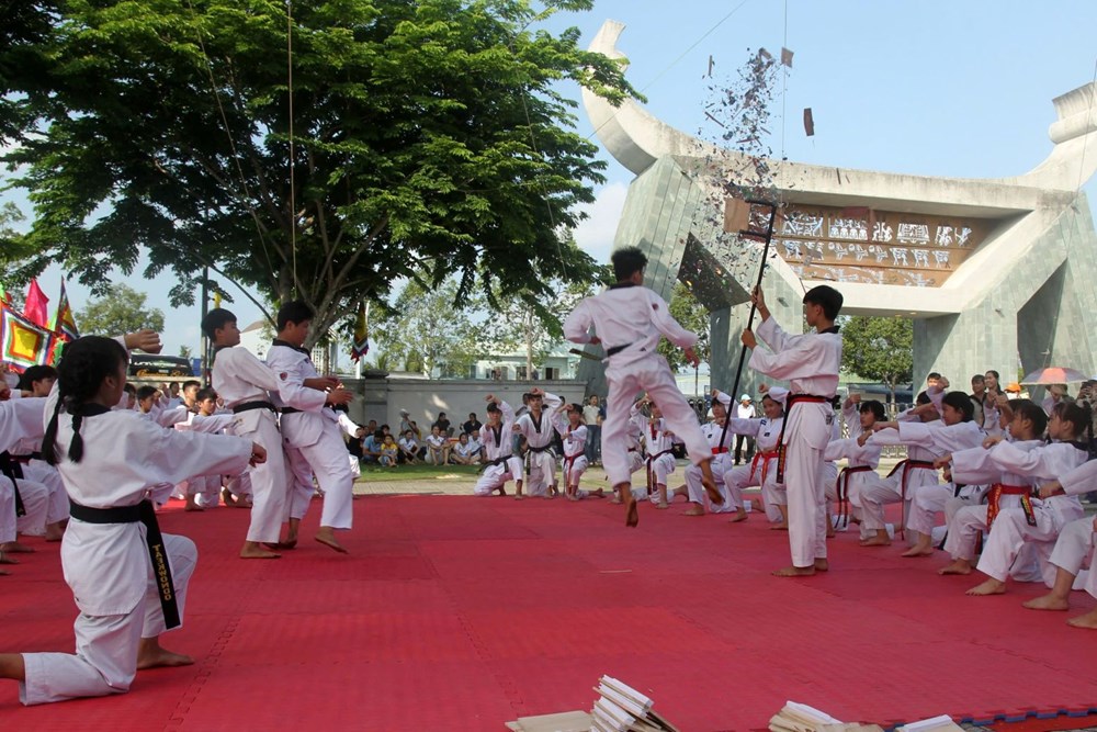Cần Thơ khen thưởng các VĐV môn cầu mây đạt thành tích cao tại Đại hội thể thao châu Á  - ảnh 3