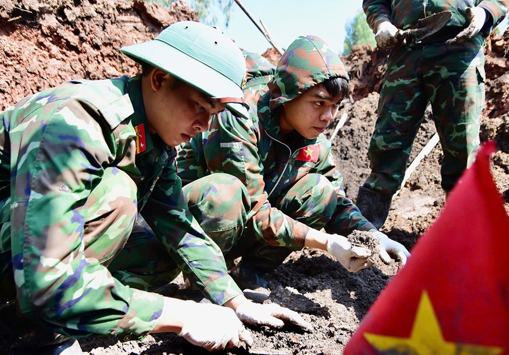 Quy tập được thêm 69 hài cốt liệt sĩ tại Công viên Lê Thị Riêng - ảnh 1