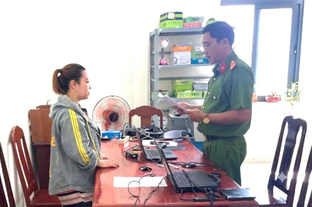Sản xuất đường cát giả, một nữ giám đốc ở Cà Mau bị khởi tố - ảnh 1