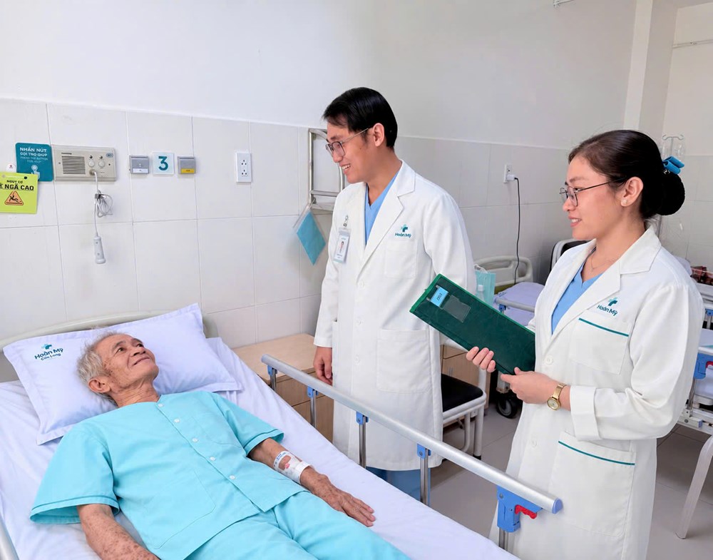 Cứu sống bệnh nhân nhồi máu cơ tim cấp, ngừng tim trên đường chuyển viện - ảnh 1