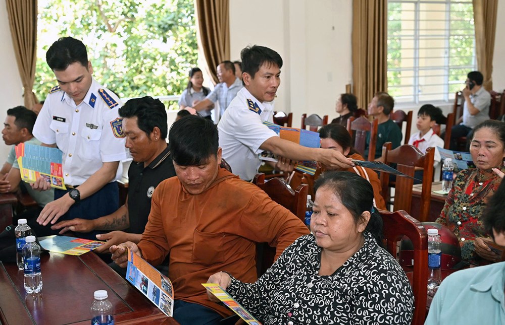 Cảnh sát biển đồng hành cùng đồng bào dân tộc, tôn giáo TP.HCM - ảnh 3