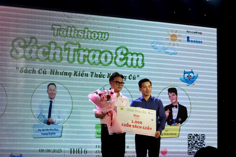 BOOKAS đặt mục tiêu trang bị 1.000 tủ sách cộng đồng tại các vùng sâu vùng xa - ảnh 1
