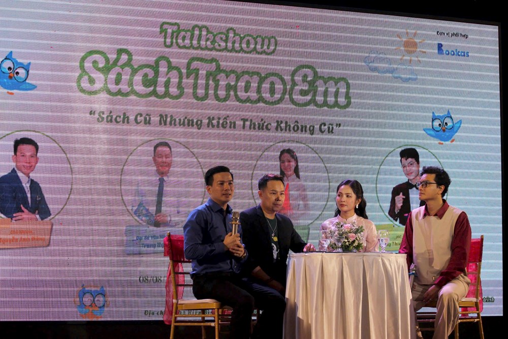 BOOKAS đặt mục tiêu trang bị 1.000 tủ sách cộng đồng tại các vùng sâu vùng xa - ảnh 2