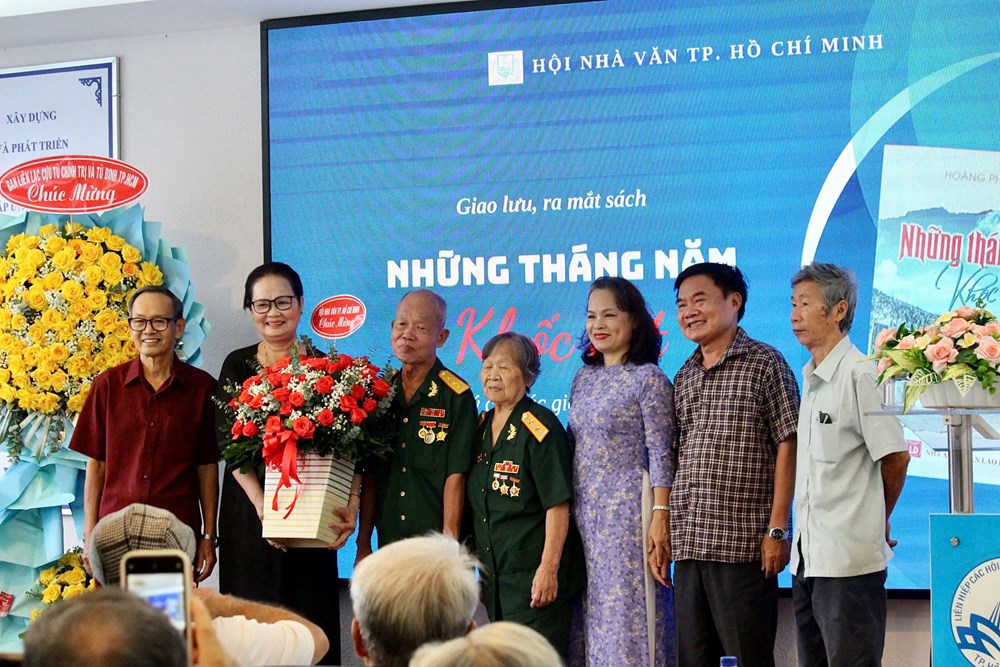 Sống lại ký ức Côn Đảo qua sách “Những năm tháng khốc liệt“ - ảnh 1