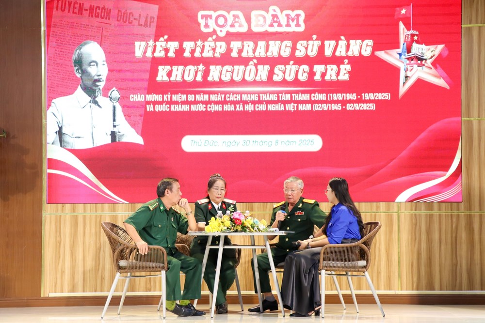 Giao lưu, tọa đàm “Viết tiếp trang sử vàng – Khơi nguồn sức trẻ” - ảnh 1