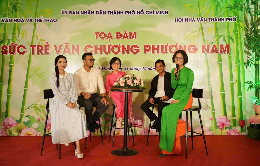 “Thắp lửa” cho văn chương trẻ - ảnh 2