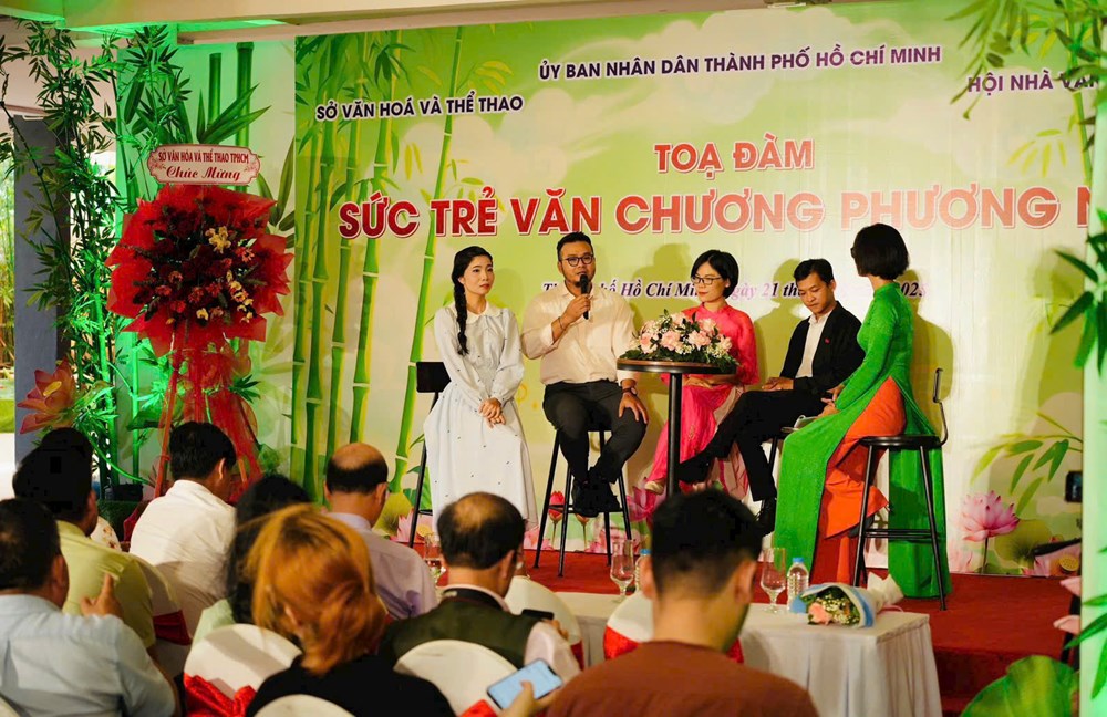 “Thắp lửa” cho văn chương trẻ - ảnh 1