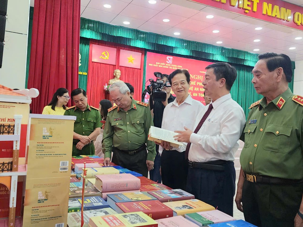 NXB Chính trị quốc gia Sự thật và Trường ĐH Cảnh sát nhân dân ký kết quy chế phối hợp chiến lược - ảnh 1