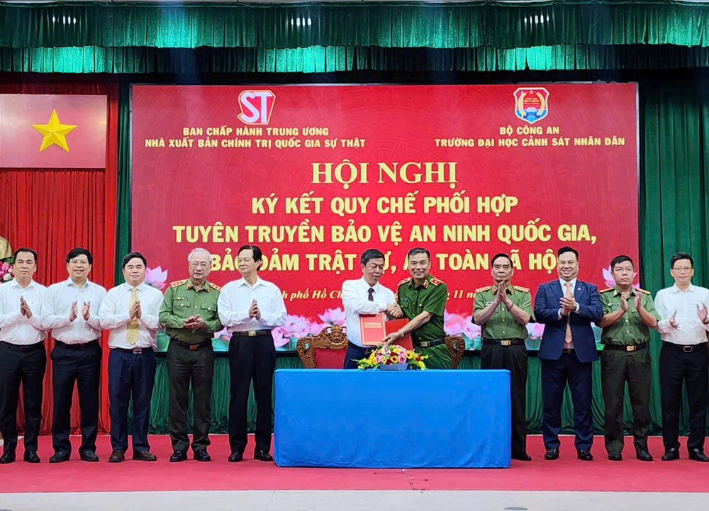 NXB Chính trị quốc gia Sự thật và Trường ĐH Cảnh sát nhân dân ký kết quy chế phối hợp chiến lược - ảnh 2