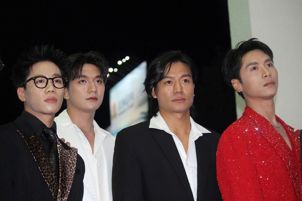 Dàn sao trên thảm đỏ bế mạc Liên hoan Phim Việt Nam lần thứ XXIV - ảnh 7