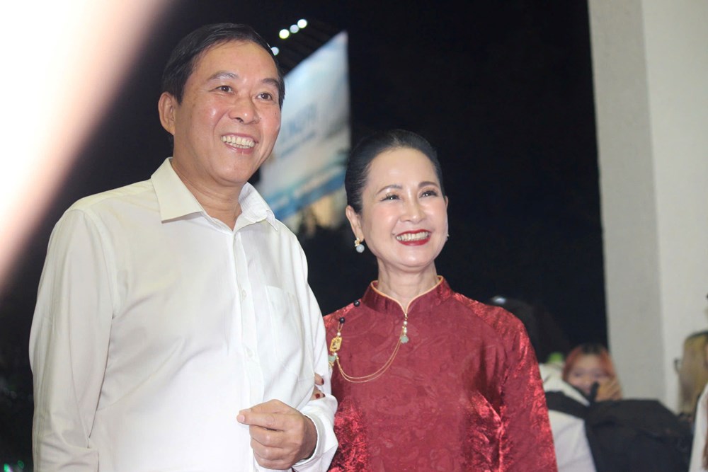 Dàn sao trên thảm đỏ bế mạc Liên hoan Phim Việt Nam lần thứ XXIV - ảnh 2