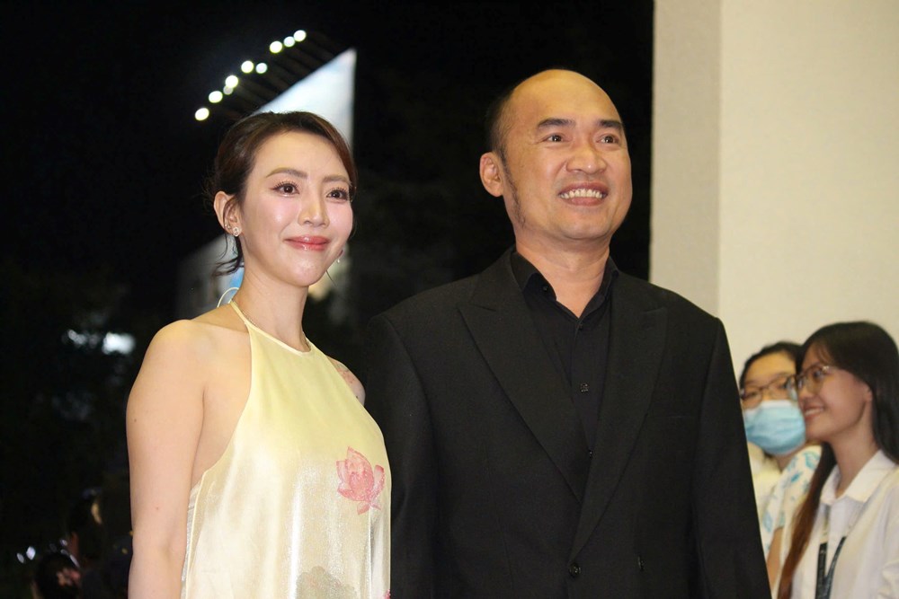 Niềm vui vỡ oà của nghệ sĩ tại Liên hoan Phim Việt Nam lần thứ XXIV - ảnh 4