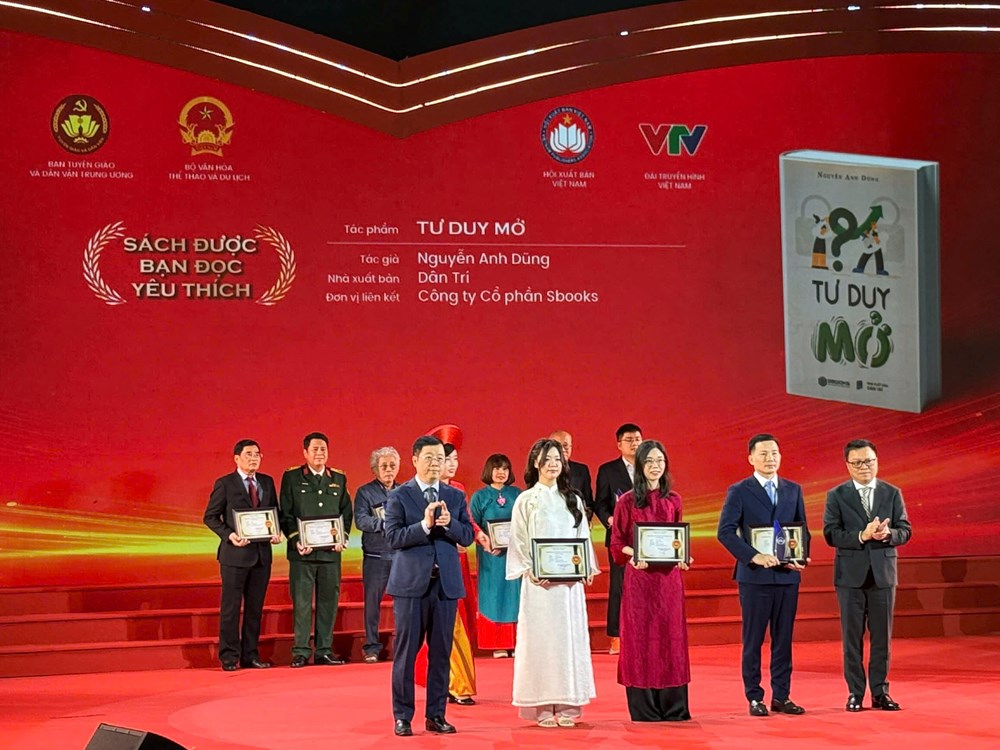 “Tư duy mở” của Nguyễn Anh Dũng đoạt giải Sách được bạn đọc yêu thích tại Giải thưởng Sách Quốc gia 2025 - ảnh 1