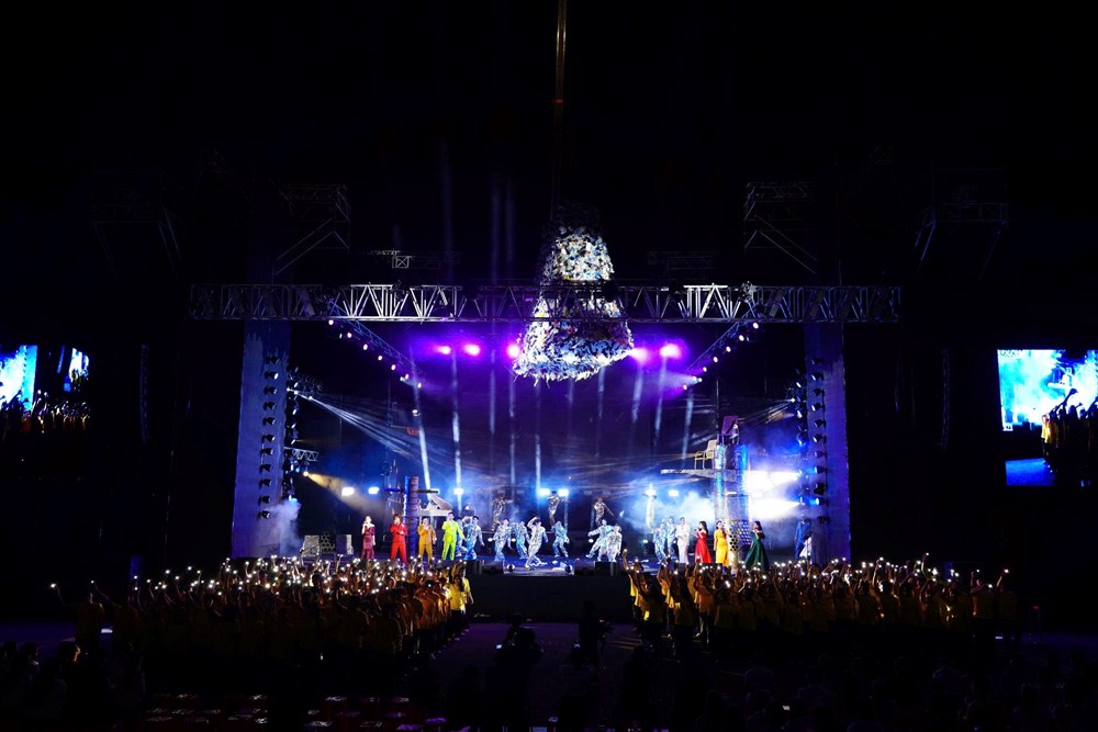 Khi nhạc Trịnh cất lời cùng “Hoa và Rác“ - ảnh 2