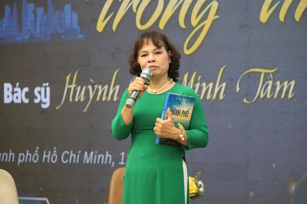 Ra mắt hồi ký “Thành phố trong tim“ - ảnh 2